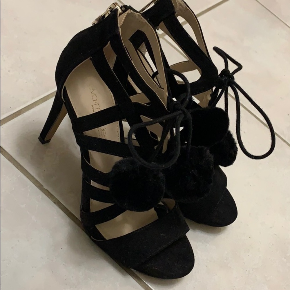 Eva Mendes cute black heels